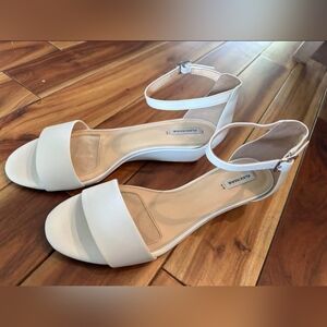 Alex Marie Mairtwo White Wedge Sandal - Size 8.5